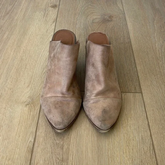 Tan mules - Picture 2 of 3